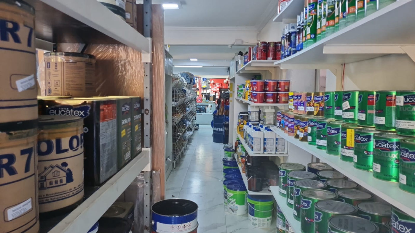 Corredor de tintas e impermeabilizantes
